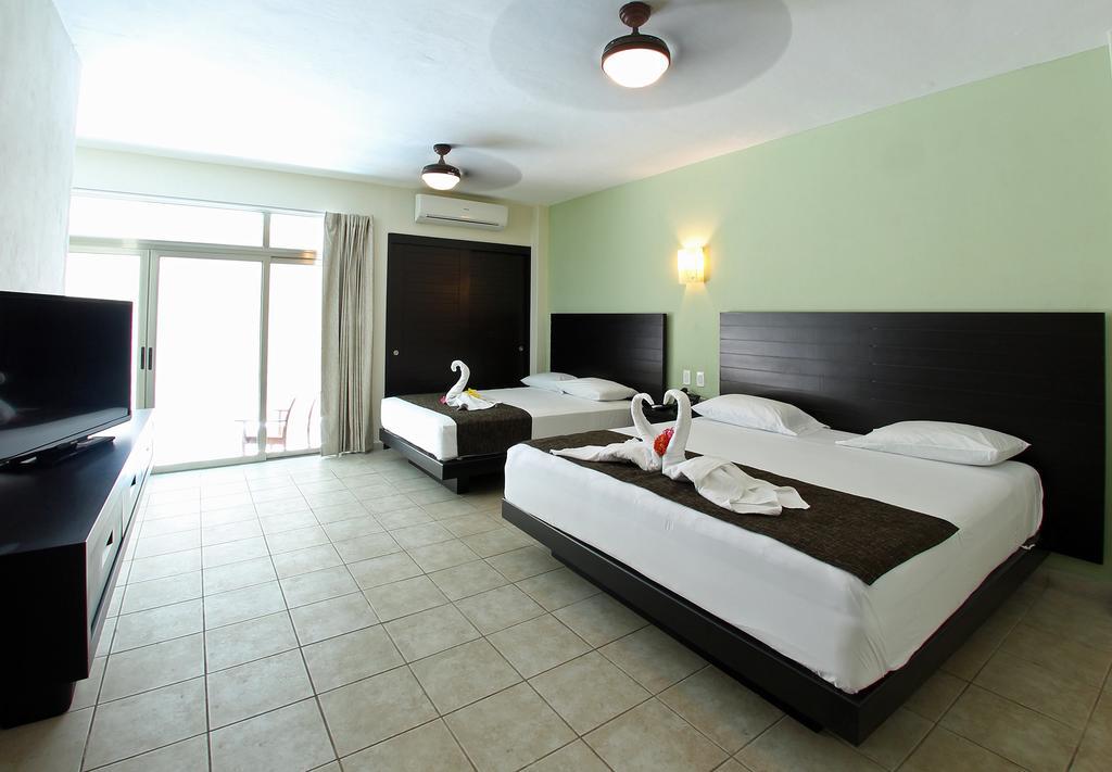 Angelo'S Hotel Плая дел Кармен Екстериор снимка