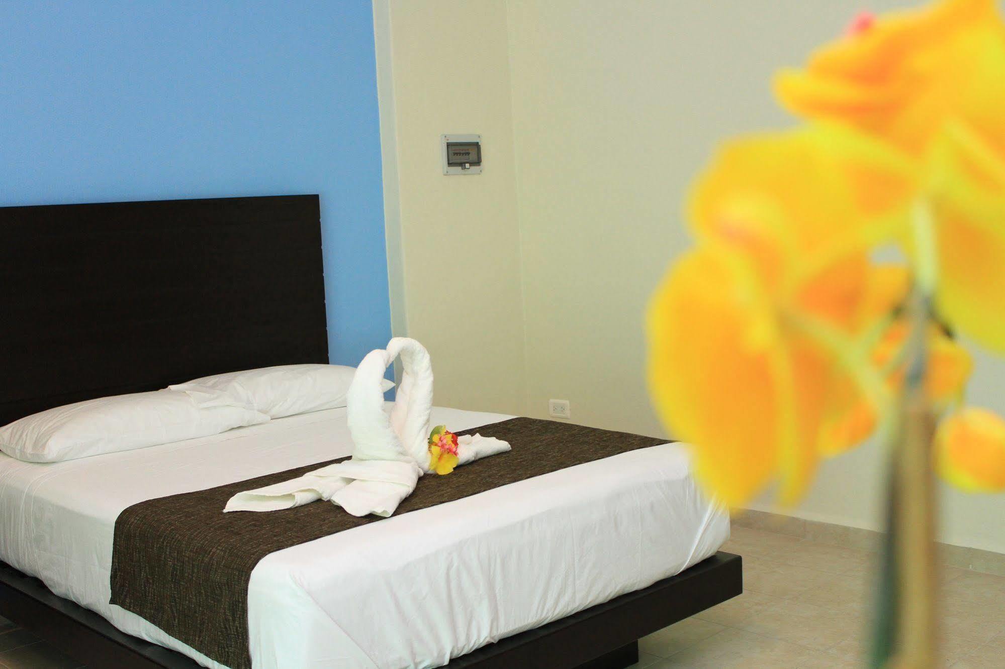 Angelo'S Hotel Плая дел Кармен Екстериор снимка